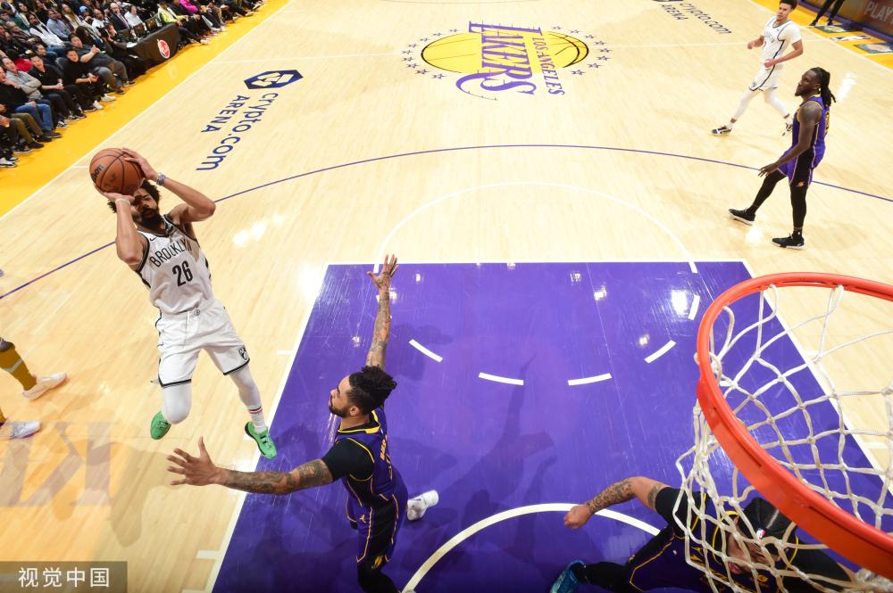 着巨大的压 着巨大的压